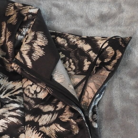 Guess One Shoulder Metallic Floral Sleeveless Top, Large - Picture 2 of 5